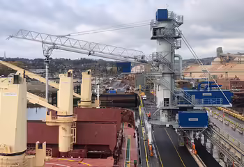 Der NEUERO Schiffsentlader Aluport A300 in La Baie, Kanada.