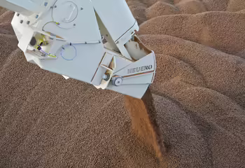 Ein Beladekopf eines NEUERO Beladers der ohne Staubentwicklung Getreide verlädt.