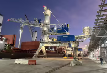 Zwei schienenfahrbare NEUERO Multiport M600 in Port Said, Ägypten.