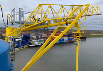 Frisch installierter NEUERO-Ausleger an einer Fremdanlage.