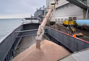 Ein stationärer NEUERO Schiffsbelader SLP200 in Jaeckering, Deutschland.